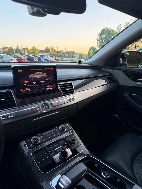 2013 Audi D4 S8 - Image 8 of 20