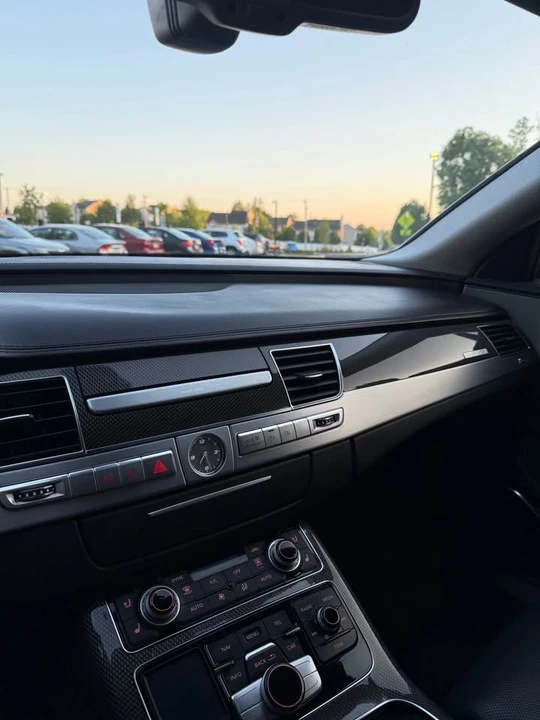 2013 Audi D4 S8 - Image 7 of 20