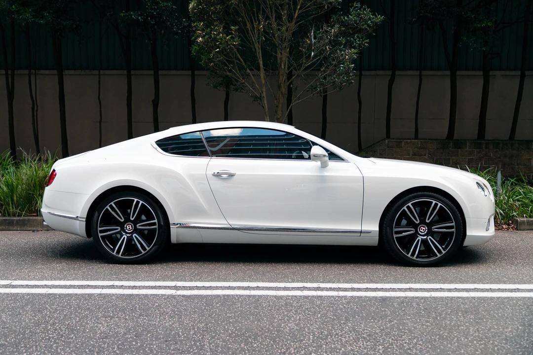 2013 Bentley Continental GT V8 2nd Gen - Image 9 of 31