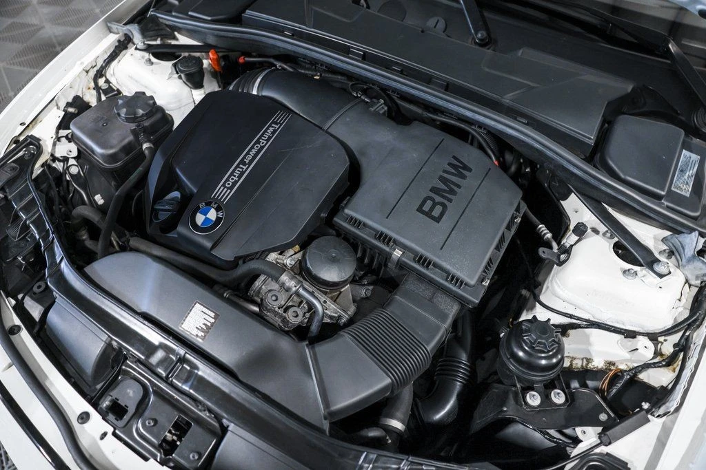2013 BMW E82 135i & 135is - Image 16 of 21