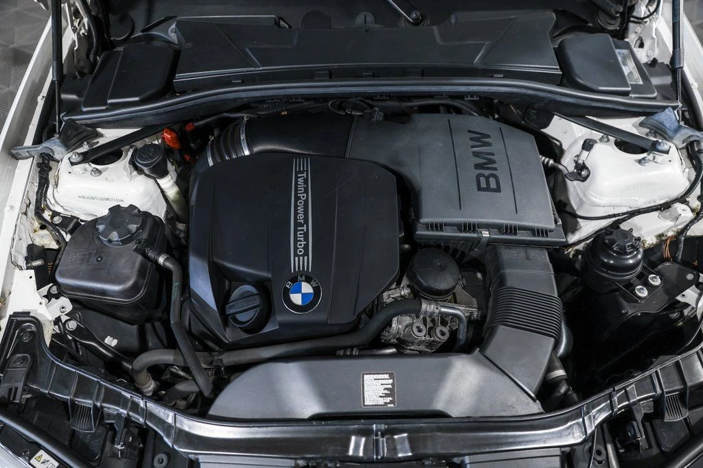2013 BMW E82 135i & 135is - Image 15 of 21