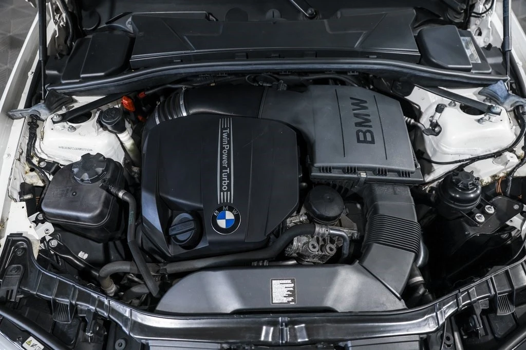 2013 BMW E82 135i & 135is - Image 15 of 21