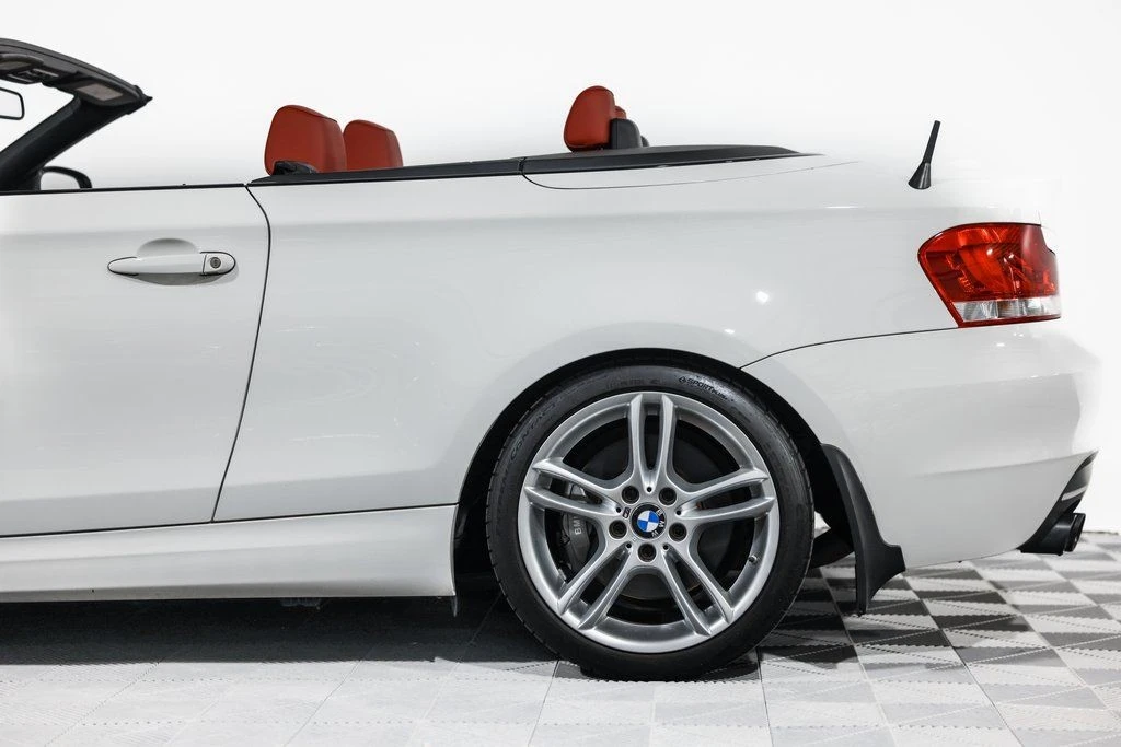 2013 BMW E82 135i & 135is - Image 19 of 21