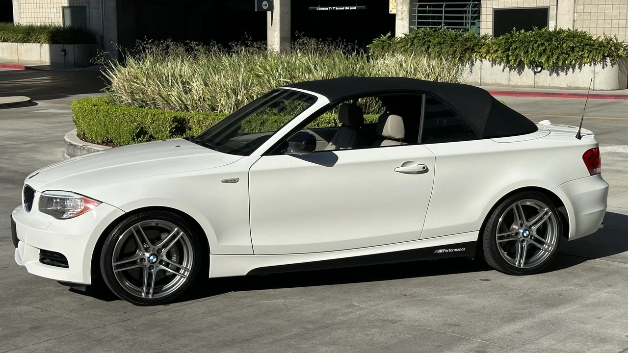 2013 BMW E82 135i & 135is - Image 14 of 31