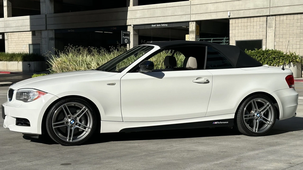2013 BMW E82 135i & 135is - Image 15 of 31