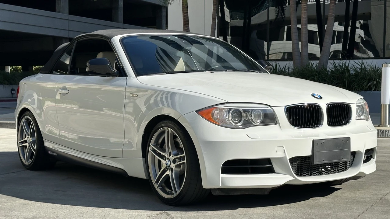 2013 BMW E82 135i & 135is - Image 19 of 31