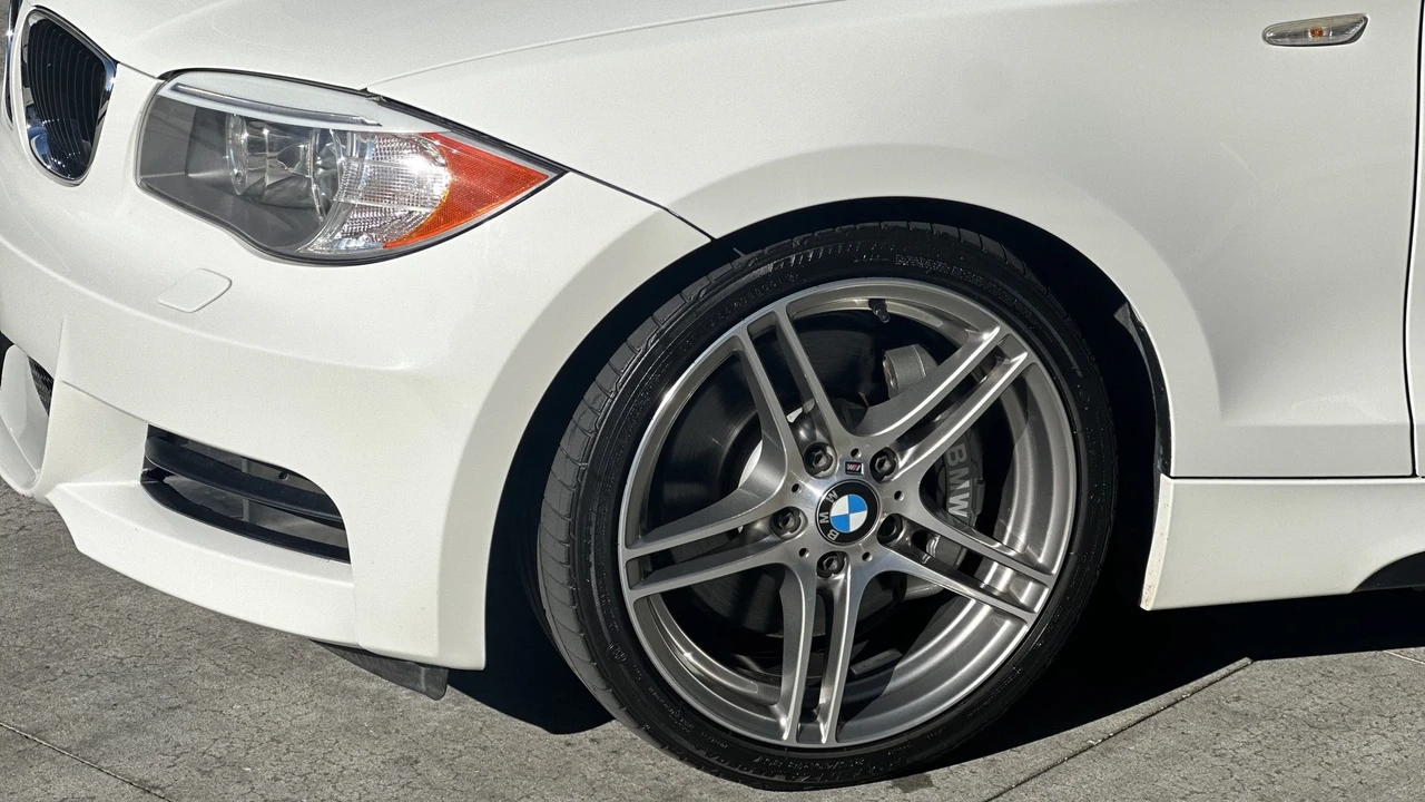 2013 BMW E82 135i & 135is - Image 24 of 31