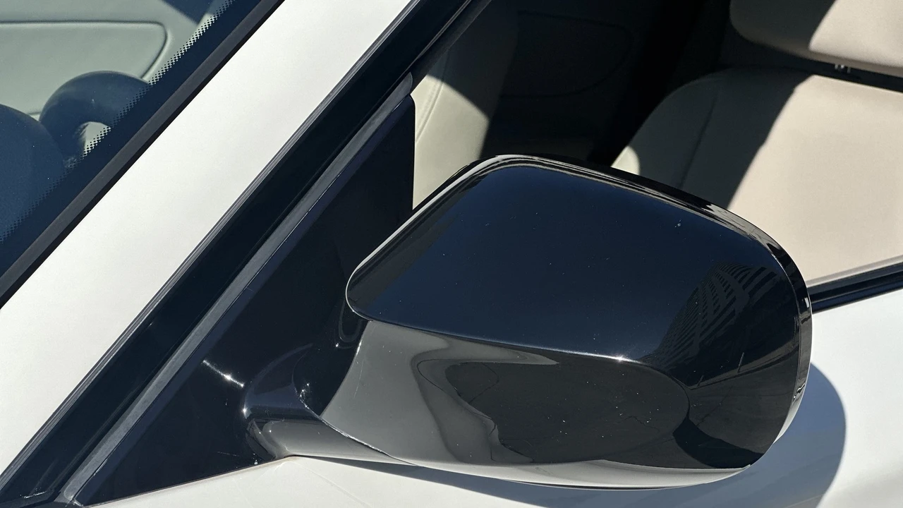 2013 BMW E82 135i & 135is - Image 25 of 31