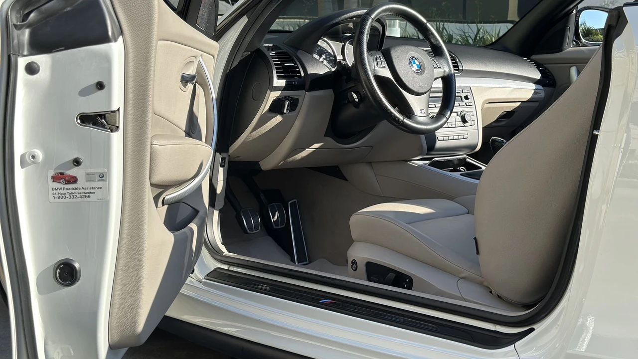 2013 BMW E82 135i & 135is - Image 8 of 31