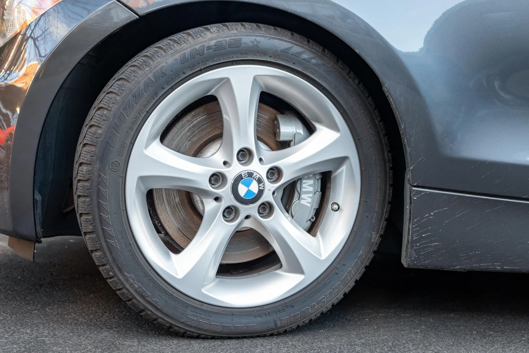 2013 BMW E82 135i & 135is - Image 30 of 31