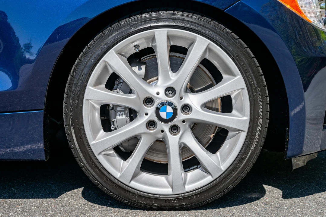 2013 BMW E82 135i & 135is - Image 28 of 31