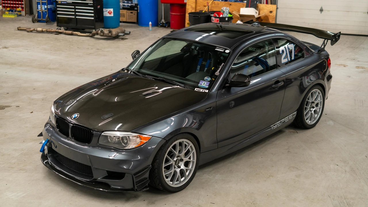2013 BMW E82 135i & 135is - Image 28 of 31