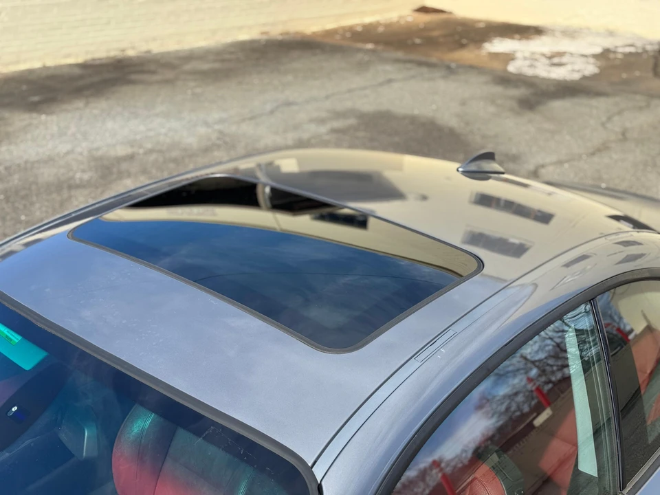 2013 BMW E82 135i & 135is - Image 28 of 31