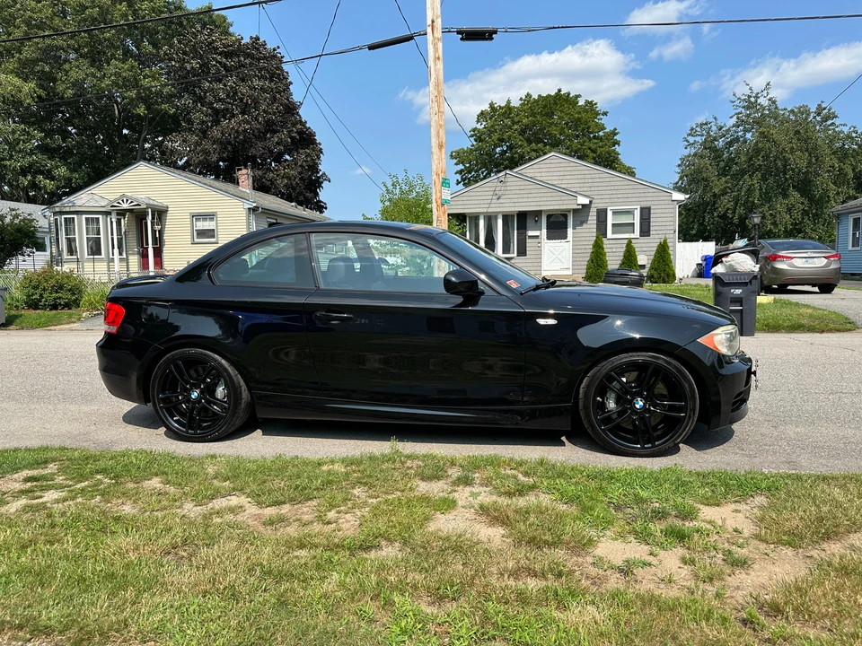 2013 BMW E82 135i & 135is - Image 19 of 31