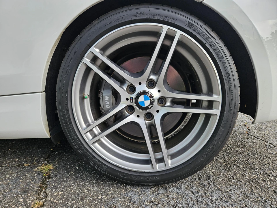 2013 BMW E82 135i & 135is - Image 30 of 31