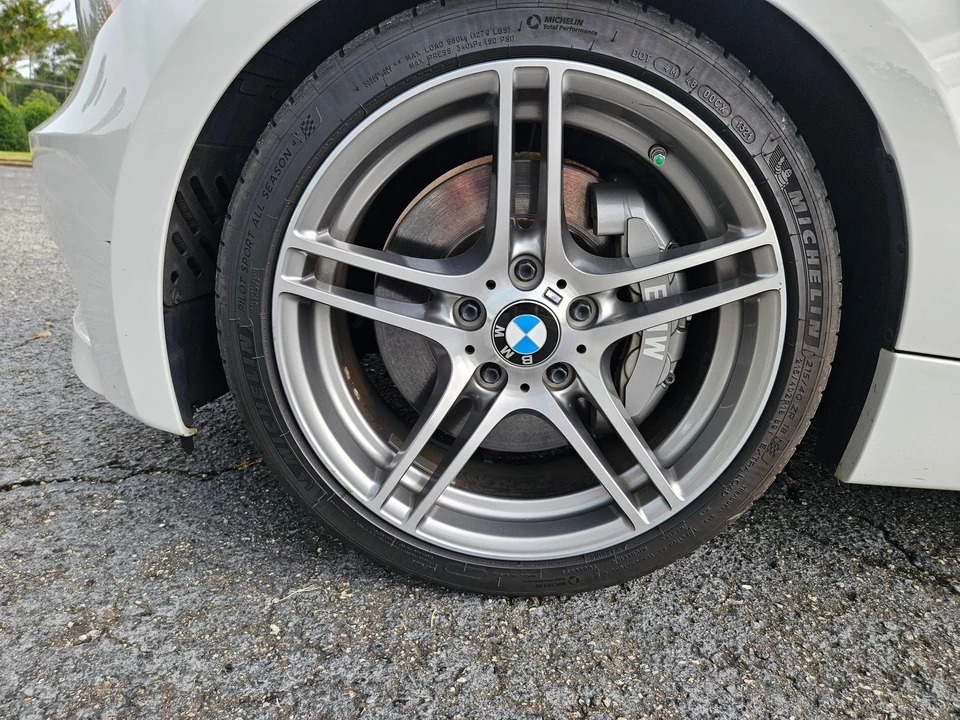 2013 BMW E82 135i & 135is - Image 29 of 31