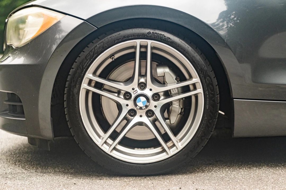 2013 BMW E82 135i & 135is - Image 20 of 31