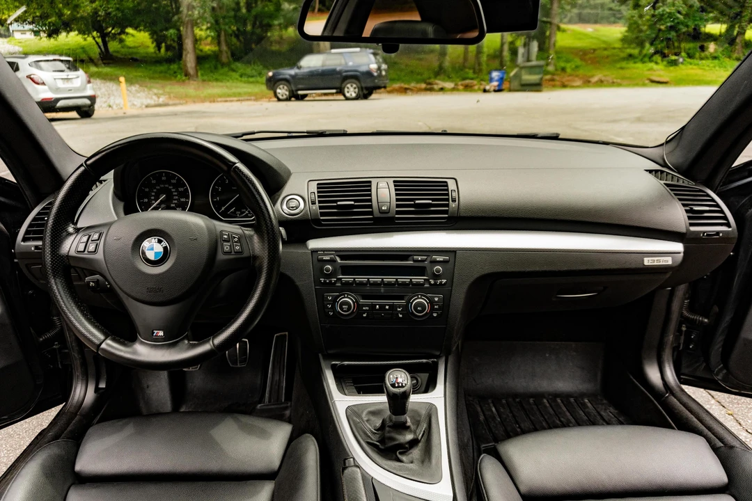 2013 BMW E82 135i & 135is - Image 28 of 31