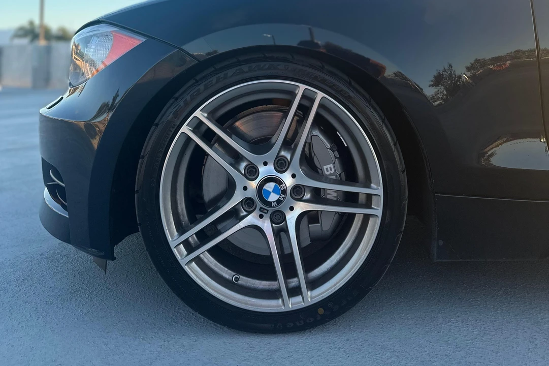 2013 BMW E82 135i & 135is - Image 17 of 31