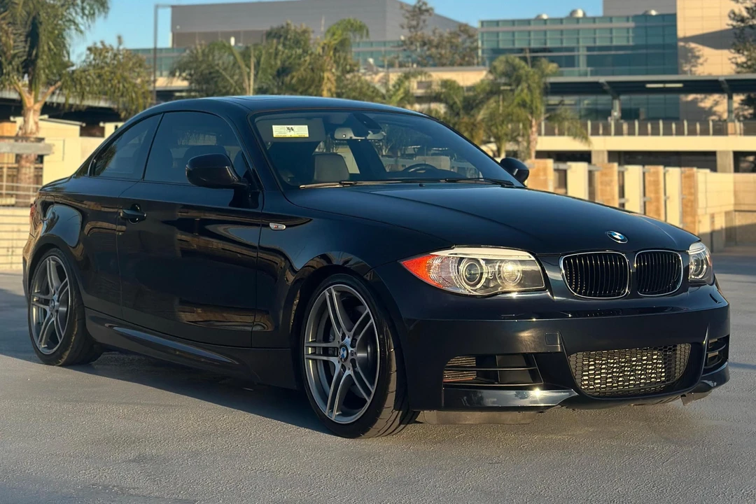 2013 BMW E82 135i & 135is - Image 16 of 31