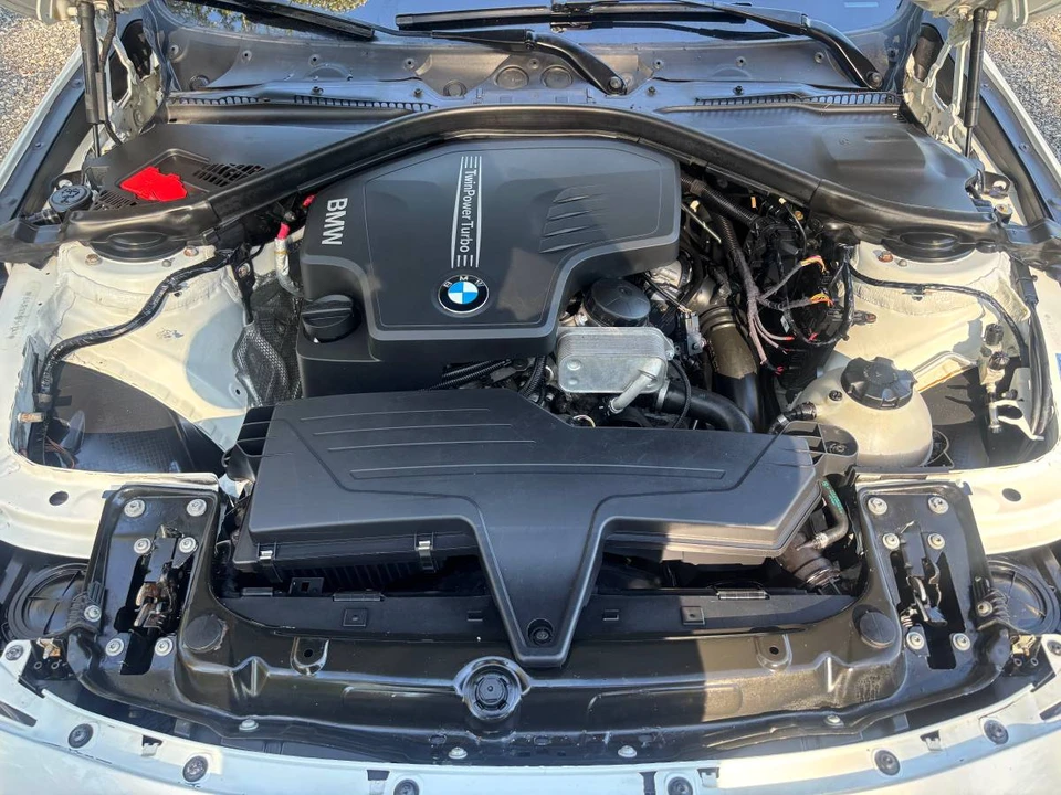 2013 BMW 3 Series - Image 15 of 17