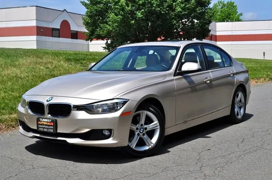 2013 BMW 3 Series 328i xDrive Sedan 4D