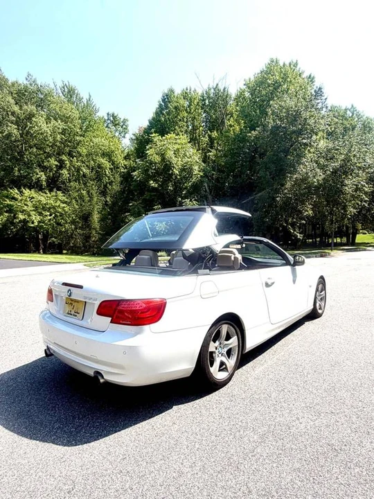 2013 BMW E93 335i Convertible - Image 9 of 22