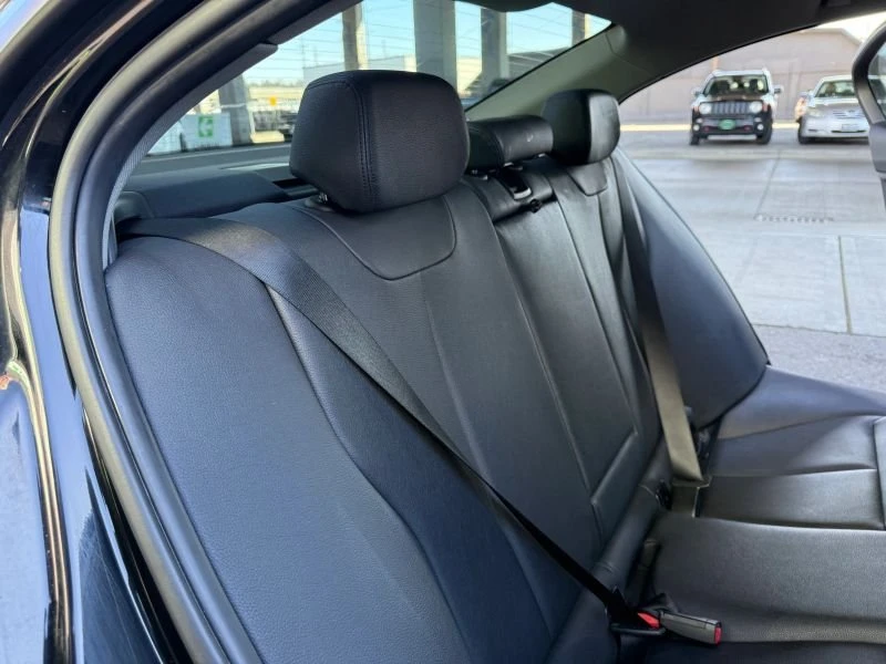 2013 BMW 3 Series - Image 19 of 20