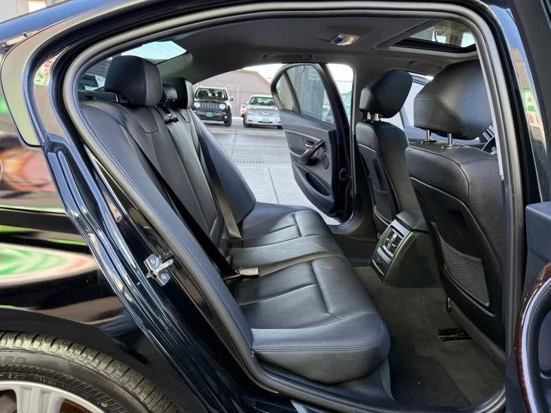 2013 BMW 3 Series - Image 17 of 20