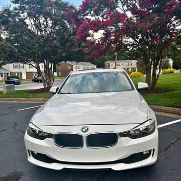 2013 BMW 3 Series 318i Sedan 4D