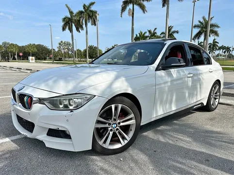 2013 BMW 3 Series 318i Sedan 4D