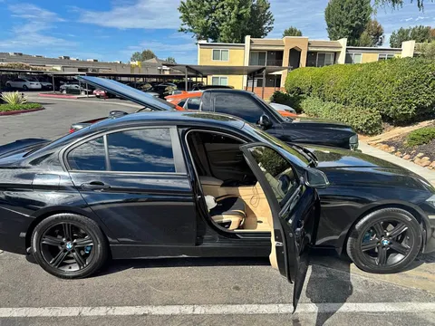 2013 BMW 3 Series 320i Sedan 4D