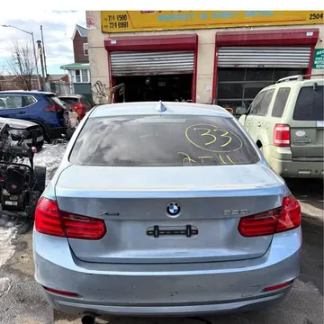 2013 BMW 3 Series 320i xDrive Sedan