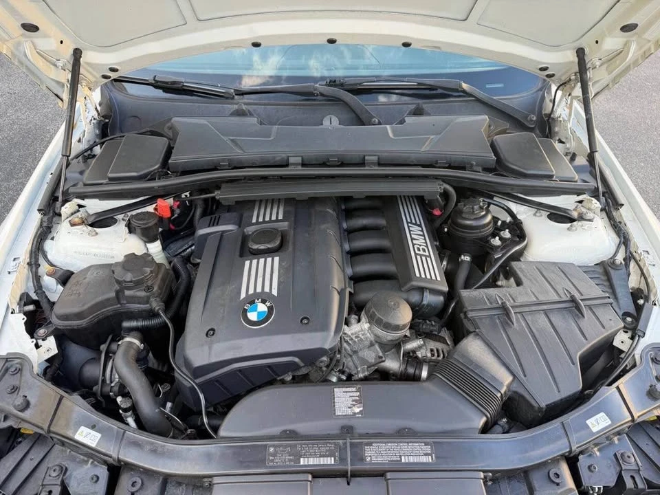 2013 BMW E93 3 Series Convertible - Image 9 of 9