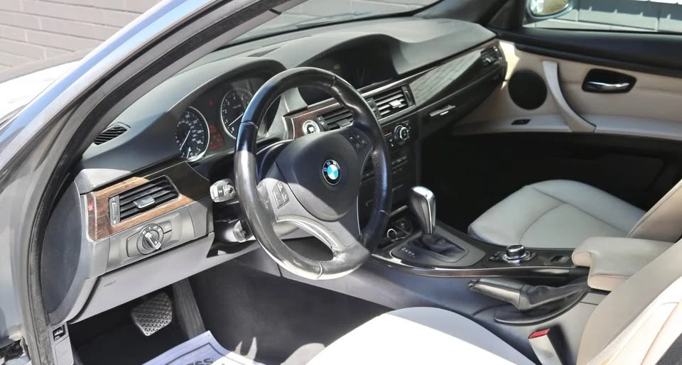 2013 BMW E93 3 Series Convertible - Image 11 of 17