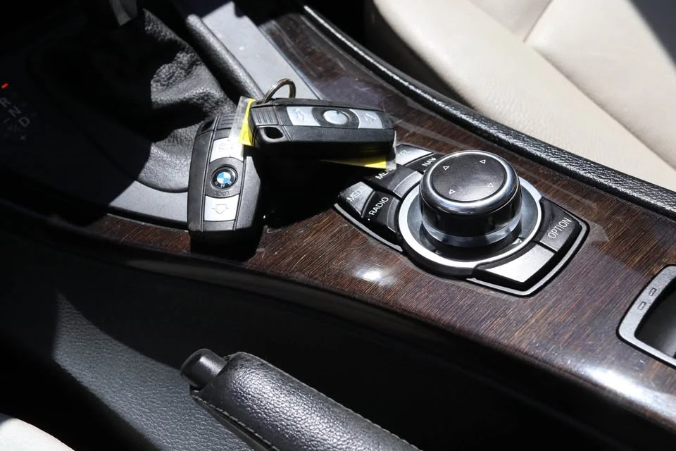 2013 BMW E93 3 Series Convertible - Image 14 of 17