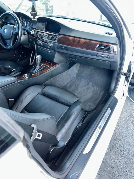 2013 BMW E93 335i Convertible - Image 13 of 20