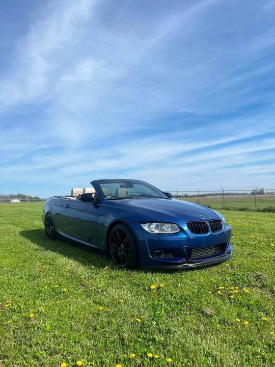 2013 BMW E93 335i Convertible - Image 4 of 4
