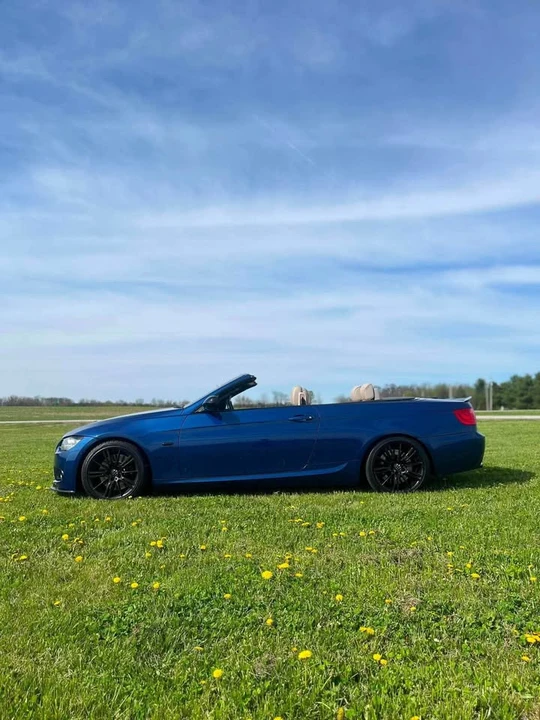 2013 BMW E93 335i Convertible - Image 3 of 4
