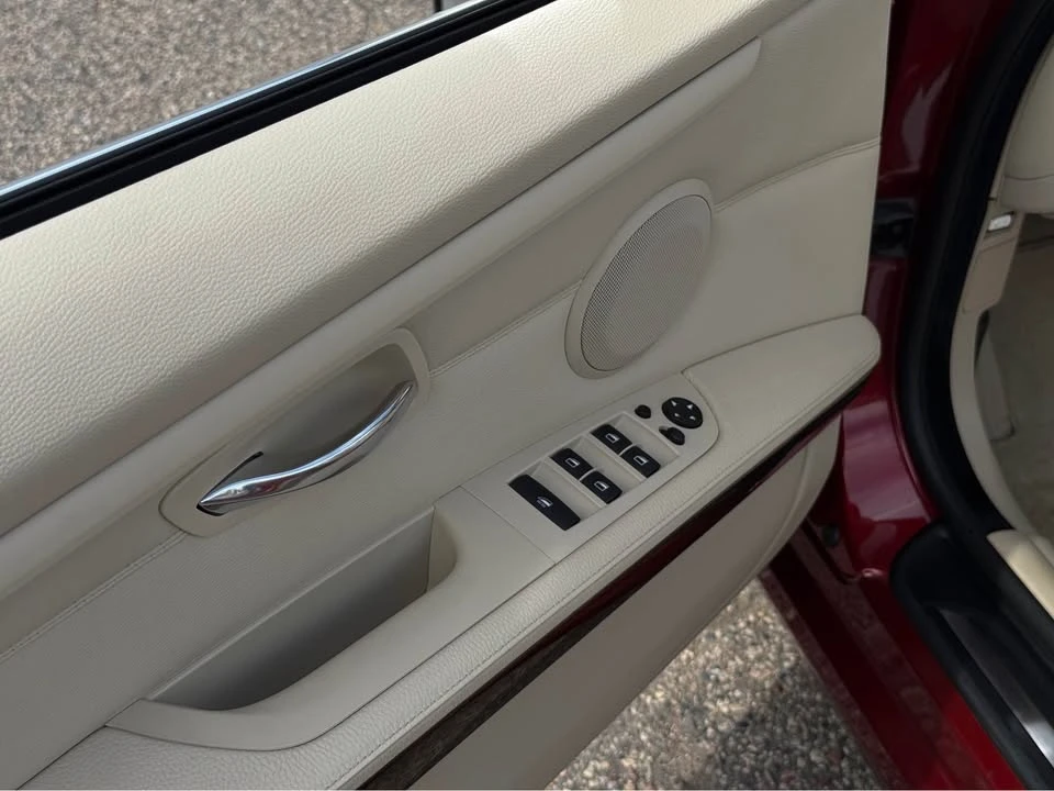 2013 BMW E93 335i Convertible - Image 8 of 20