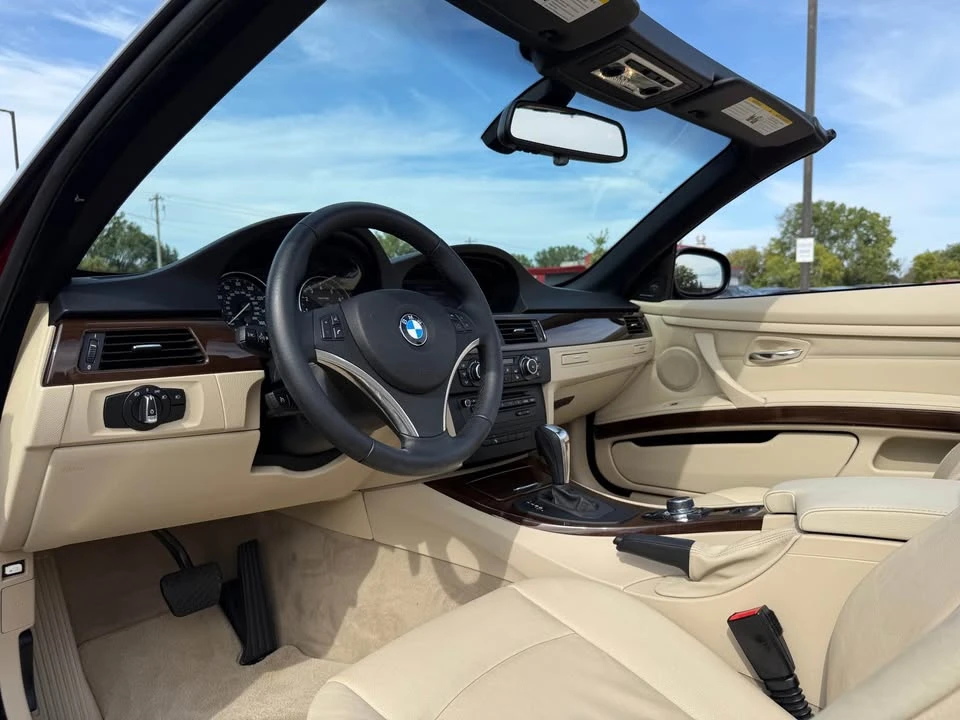 2013 BMW E93 335i Convertible - Image 9 of 20