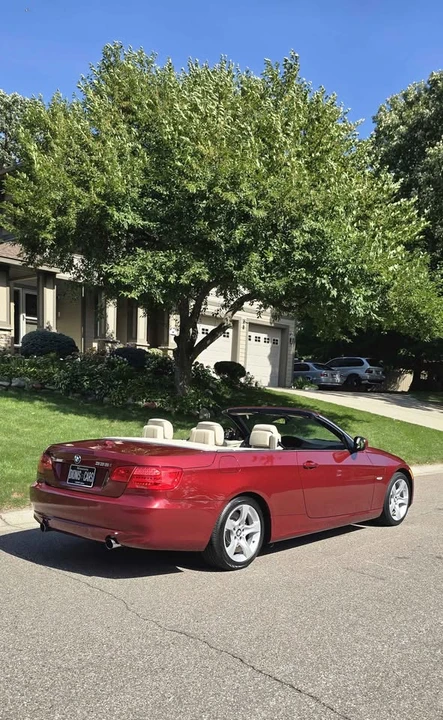 2013 BMW E93 335i Convertible - Image 9 of 19