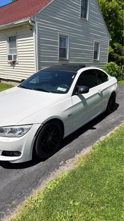 2013 BMW E92 335i Coupe - Image 2 of 10