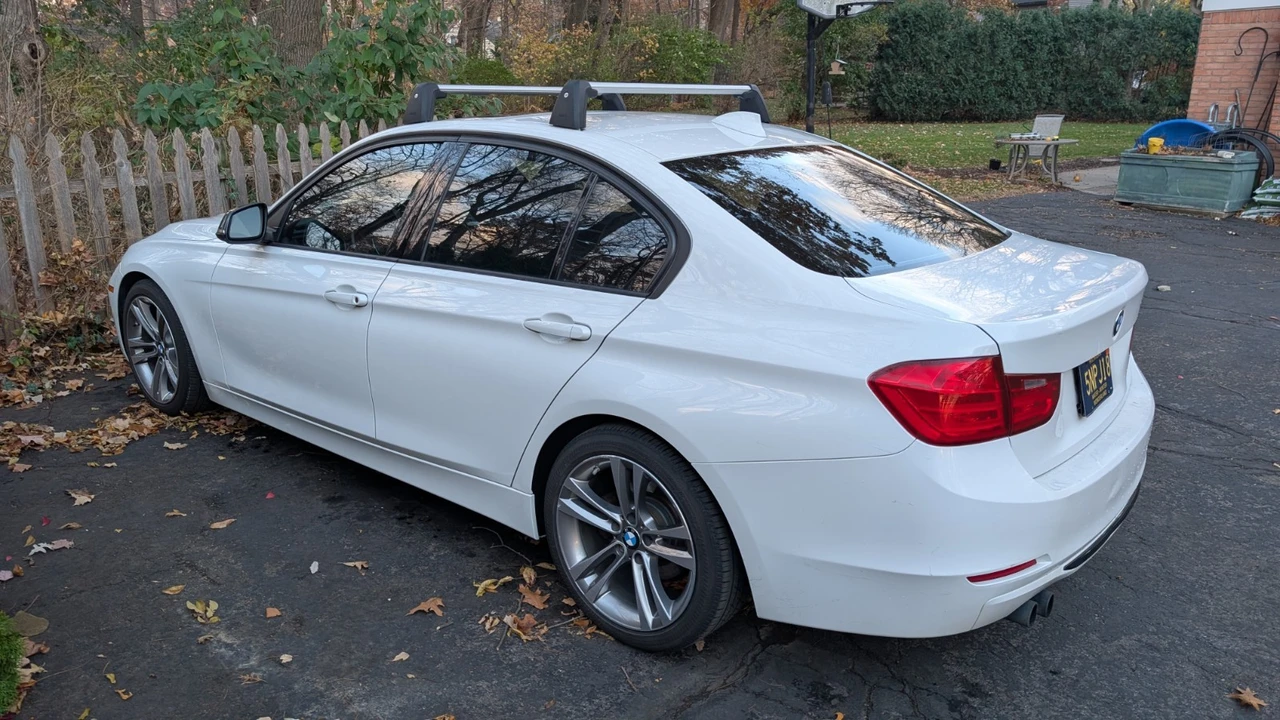 2013 BMW F30 3 Series Sedan - Image 8 of 15
