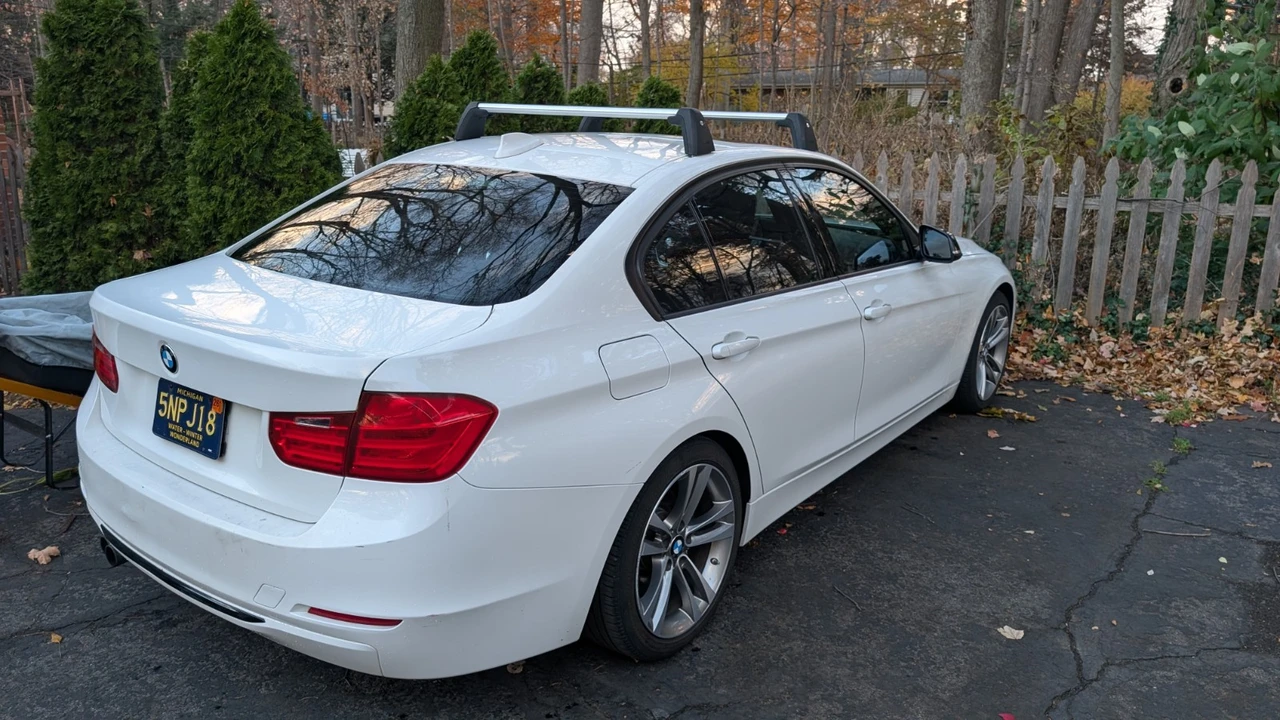 2013 BMW F30 3 Series Sedan - Image 3 of 15