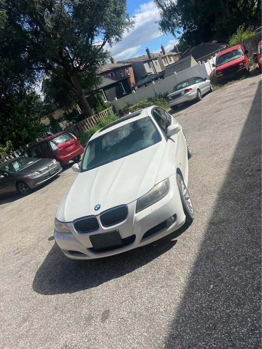 2013 BMW 3 Series - Image 11 of 12