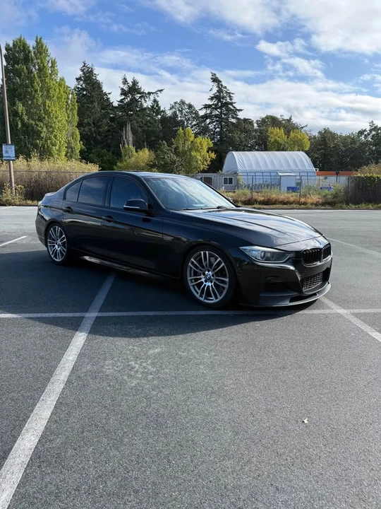 2013 BMW 3 Series - Image 3 of 13