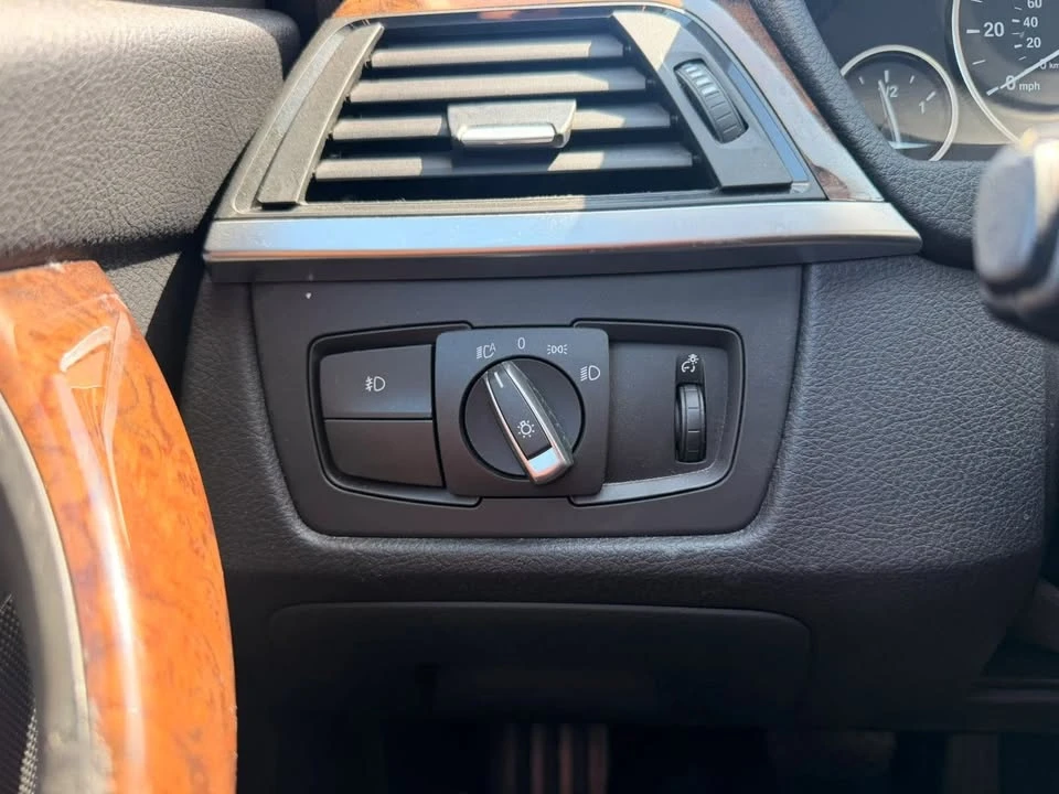 2013 BMW 3 Series - Image 13 of 20