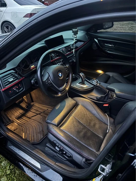2013 BMW 3 Series - Image 8 of 9