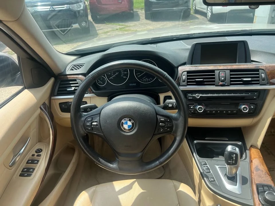 2013 BMW 3 Series - Image 9 of 20